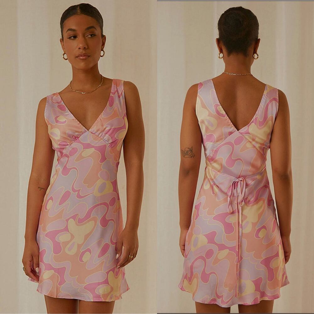 Peppermayo Dress Women 4 Pink Purple Psychedelic Audrey Vintage Slip V Neck Mini